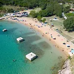 Βίλα Rosemary -semi-detached With A Pool And A Panoramic View, Close To A Sandy - By Traveler Tourist Agency Krk Risika