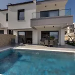 Rosemary -semi-detached With A Pool And A Panoramic View, Close To A Sandy - By Traveler Tourist Agency Krk * Risika