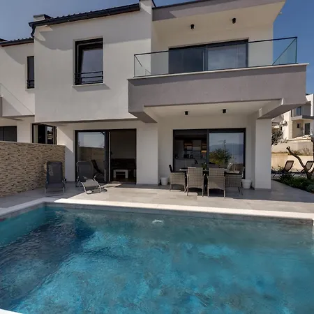 Rosemary -semi-detached With A Pool And A Panoramic View, Close To A Sandy - By Traveler Tourist Agency Krk * Risika