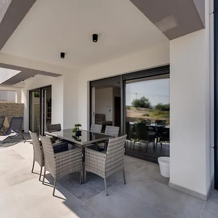 Rosemary -semi-detached With A Pool And A Panoramic View, Close To A Sandy - By Traveler Tourist Agency Krk
