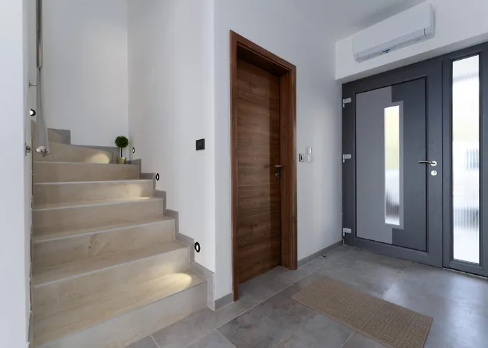 Vila Rosemary -semi-detached With A Pool And A Panoramic View, Close To A Sandy - By Traveler Tourist Agency Krk Risika