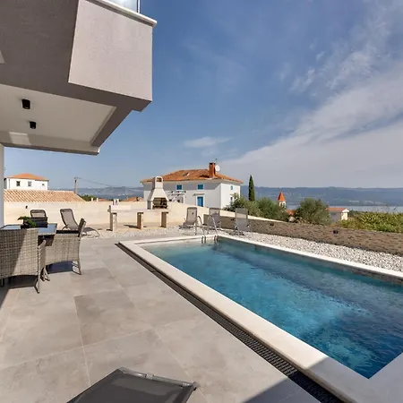Villa Rosemary -semi-detached With A Pool And A Panoramic View, Close To A Sandy - By Traveler Tourist Agency Krk *