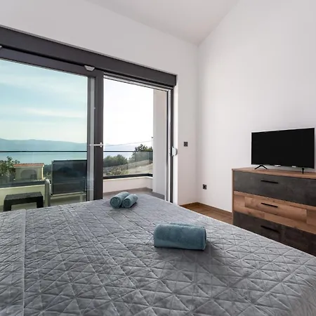 Rosemary -semi-detached With A Pool And A Panoramic View, Close To A Sandy - By Traveler Tourist Agency Krk Risika