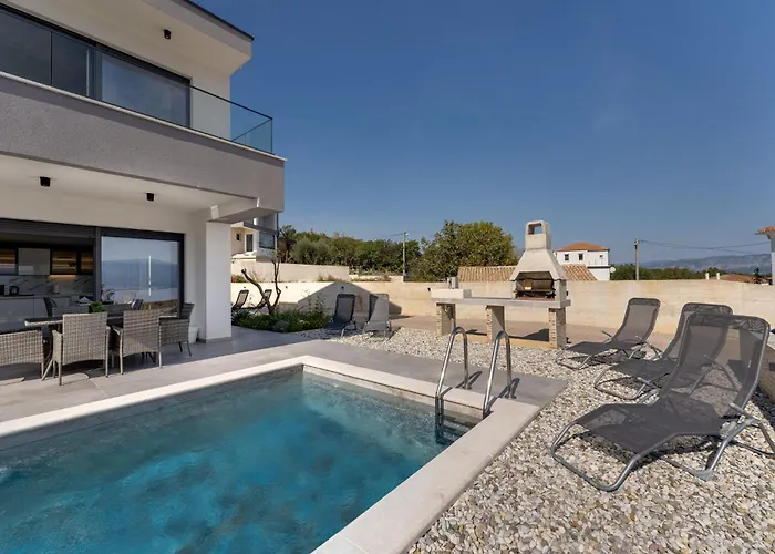 Rosemary -semi-detached With A Pool And A Panoramic View, Close To A Sandy - By Traveler Tourist Agency Krk Risika
