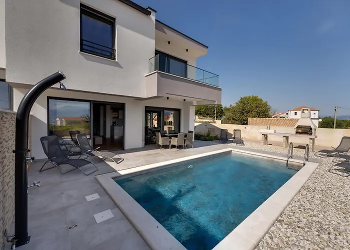 Villa Rosemary -semi-detached With A Pool And A Panoramic View, Close To A Sandy - By Traveler Tourist Agency Krk